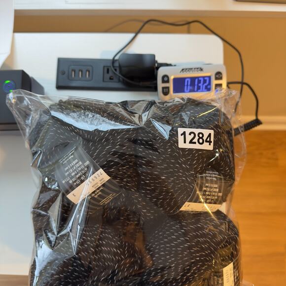 String NYC Yarn OSLO Merino Wool Cashmere Worsted Black 350g 1085y - Picture 8 of 8